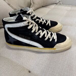 Golden Goose Sneakers. Black Slides with yellow accent. EU45